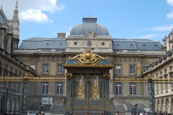 French court rules that mandatory expert determination provisions do not render arbitration clauses inapplicable French court rules that mandatory expert determination provisions do not render arbitration clauses inapplicable