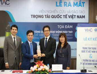 Ho Chi Minh City University of Law and Vietnam International Arbitration Center (VIAC) sign Memorandum of Understanding on training cooperation