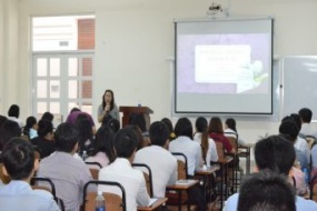 Khóa tập huấn "Hợp đồng thương mại quốc tế: Giải pháp phòng tránh rủi ro"