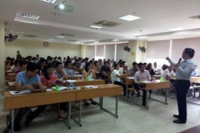 Khoá bồi dưỡng "Các quy định pháp luật về kinh doanh bất động sản"