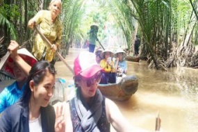Rủi ro giao thương rình rập doanh nghiệp