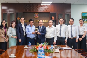VIAC has a working session with Hanoi Bar Association 