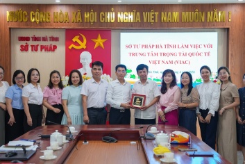 Đoàn công tác VIAC gặp gỡ và làm việc với lãnh đạo Sở Tư pháp tỉnh Hà Tĩnh 