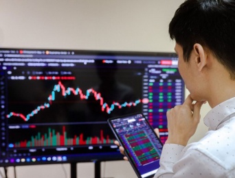 Kinh tế Việt Nam phục hồi sẽ là điểm tựa cho thị trường chứng khoán