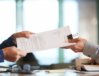 Legal value of text in commercial transactions
