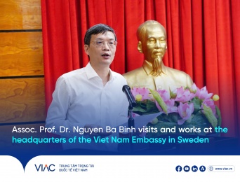 Assoc. Prof. Dr. Nguyen Ba Binh visits and works at the headquarters of the Viet Nam Embassy in Sweden
