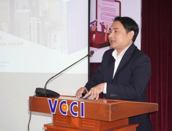 Phó Tổng Thư ký VIAC tham gia giảng dạy tại khoá đào tạo hướng dẫn doanh nghiệp về hợp đồng
