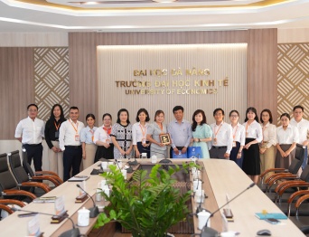Đoàn công tác VIAC gặp gỡ và làm việc với Trường Đại học Kinh tế - Đại học Đà Nẵng (DUE) 