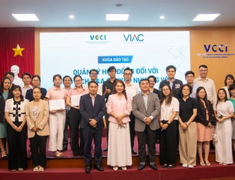 VIAC and VCCI HCM jointly organized a training course for businesses on “Contract management in share purchase agreements in M&A transactions”