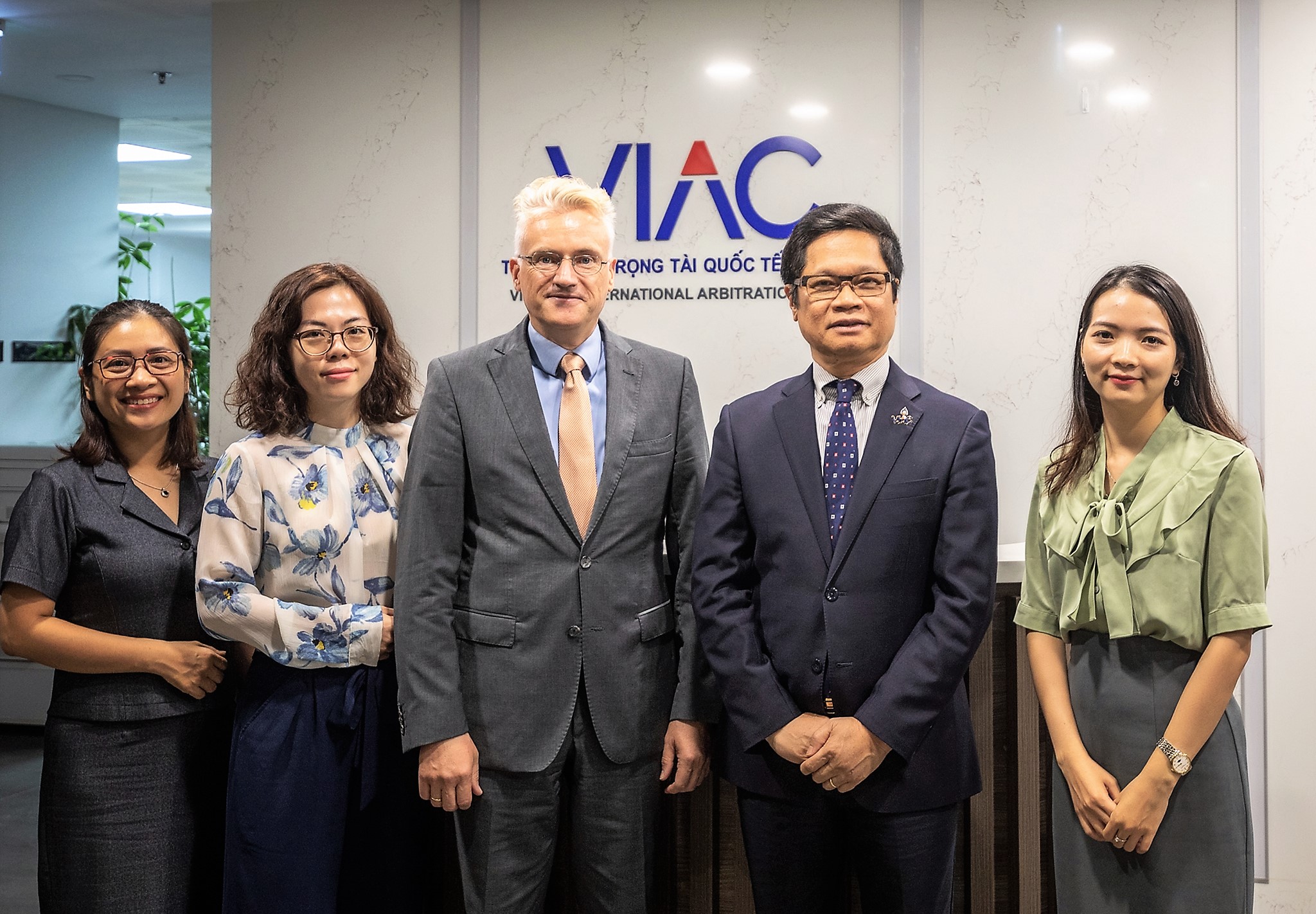 VIAC has working session with representatives of Friedrich Naumann Foundation in Vietnam (FNF)