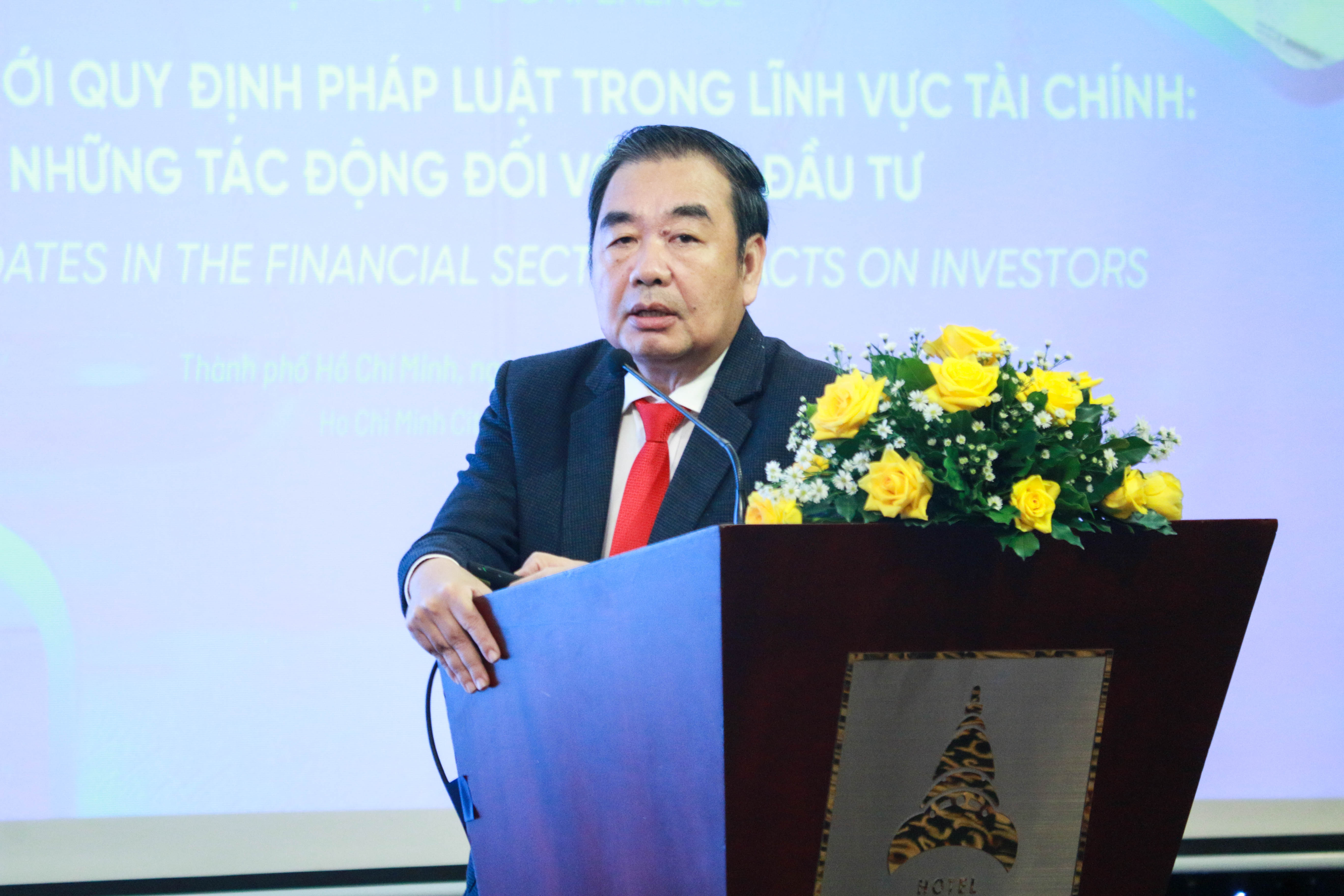 PGS. TS. Lê Vũ Nam - Phó Hiệu trưởng, Trường Đại học Kinh tế - Luật, ĐHQG TP.HCM, Trọng tài viên VIAC